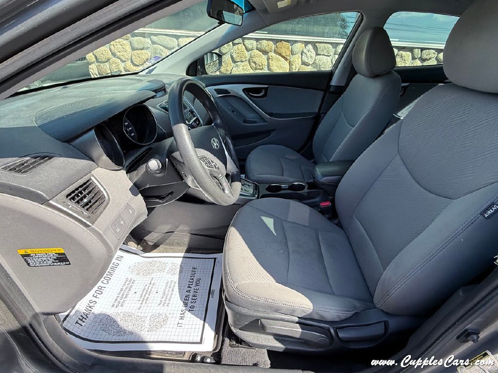 2013 Hyundai Elantra Image 23