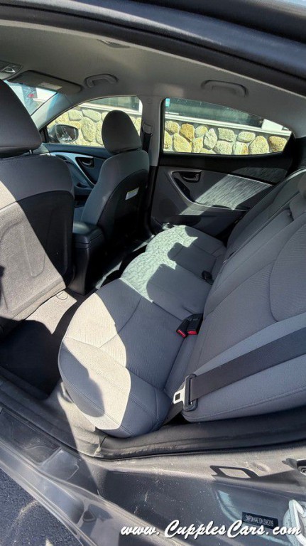 2013 Hyundai Elantra Image 28