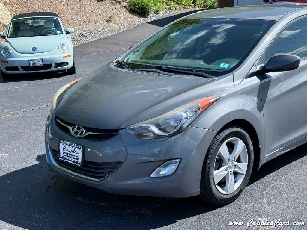 2013 Hyundai Elantra Image 30