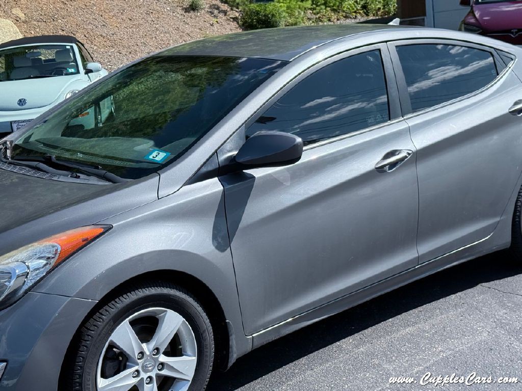 2013 Hyundai Elantra Image 31