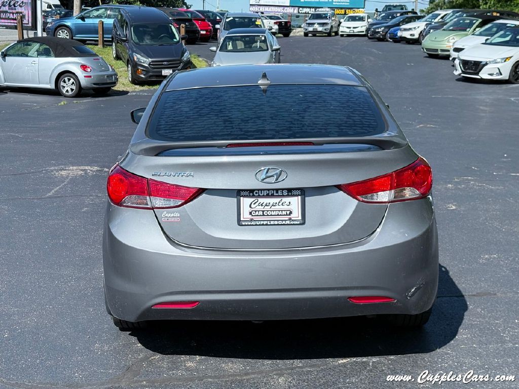 2013 Hyundai Elantra Image 34