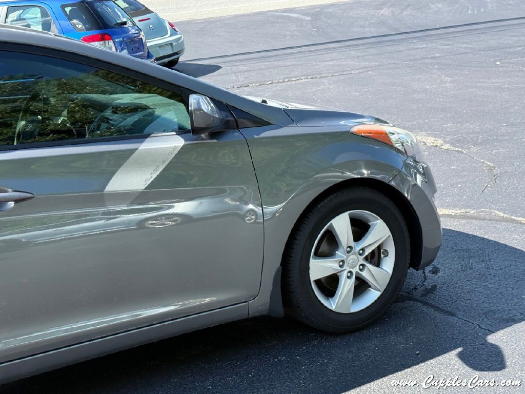 2013 Hyundai Elantra Image 38