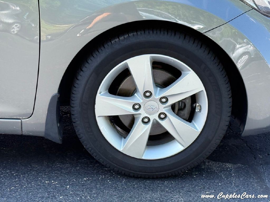 2013 Hyundai Elantra Image 39
