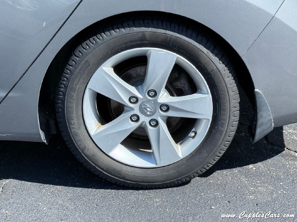 2013 Hyundai Elantra Image 41