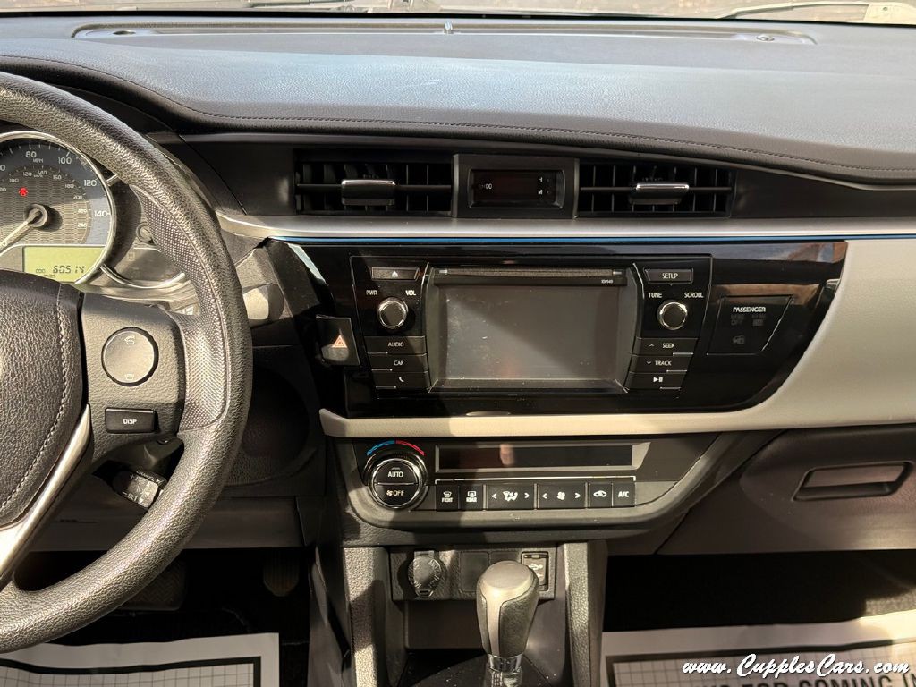2014 Toyota Corolla Image 17