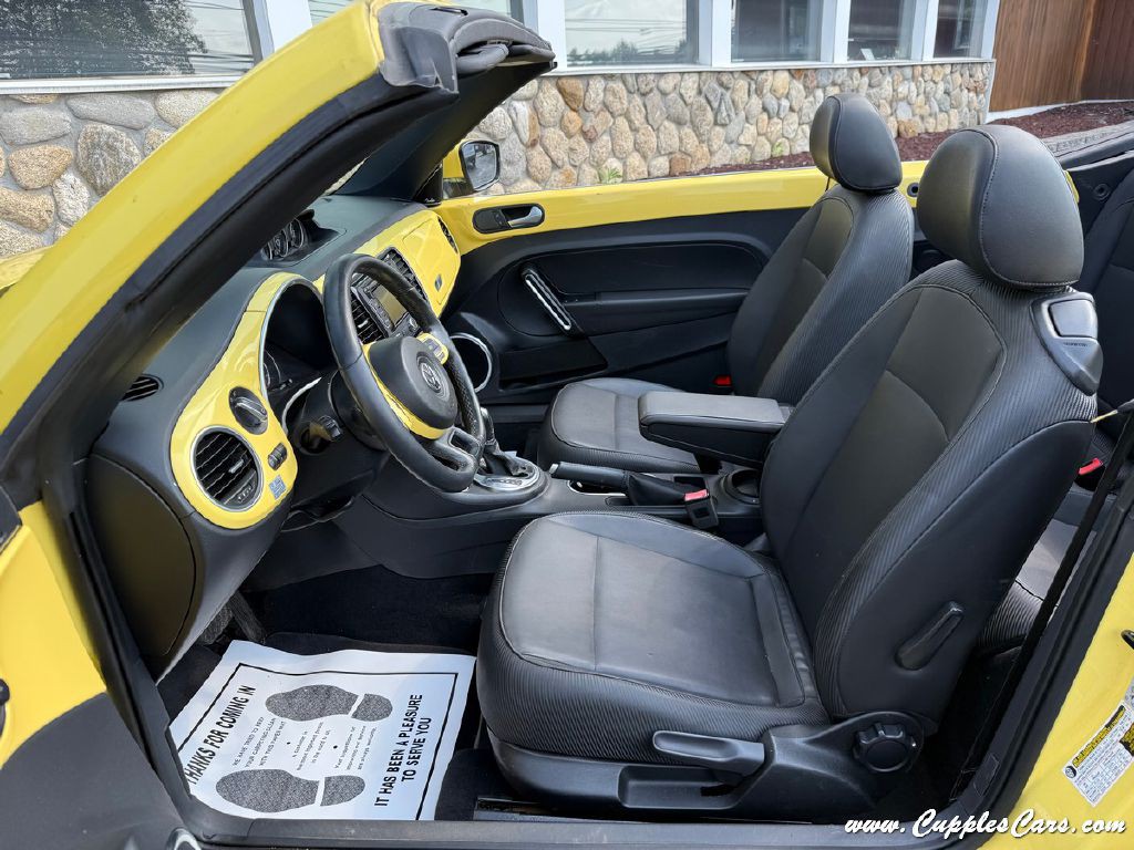 2014 Volkswagen Beetle Image 3
