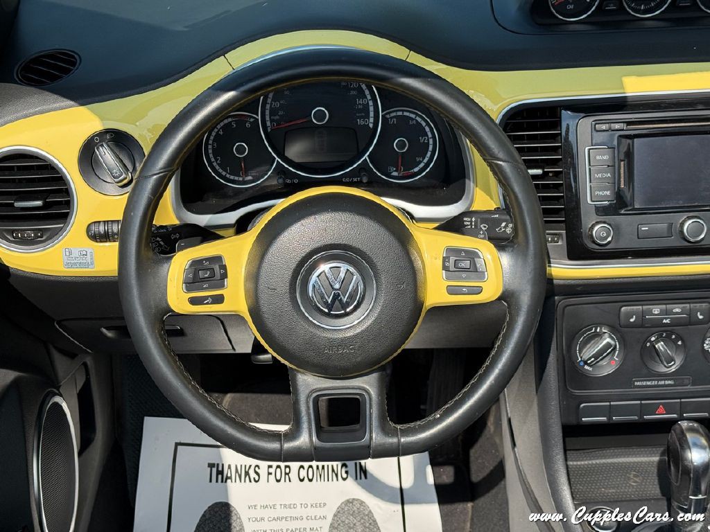 2014 Volkswagen Beetle Image 25