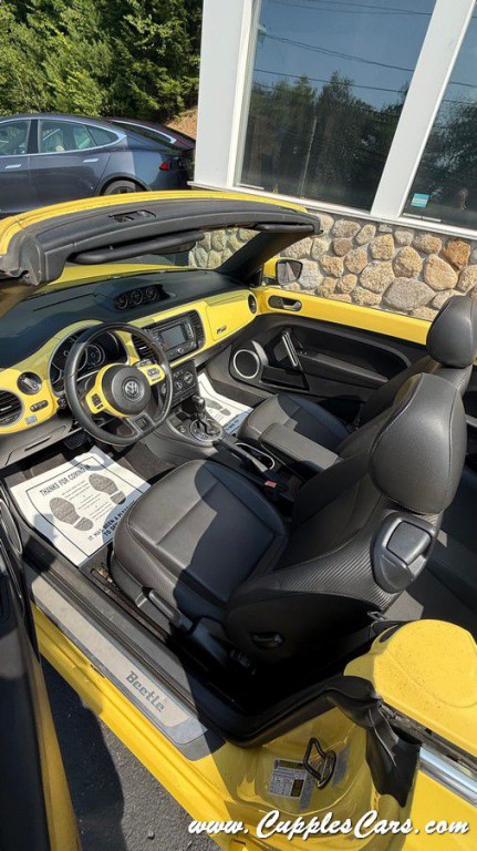 2014 Volkswagen Beetle Image 32
