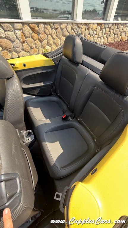 2014 Volkswagen Beetle Image 33