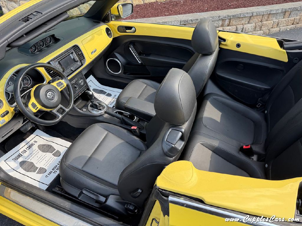 2014 Volkswagen Beetle Image 8
