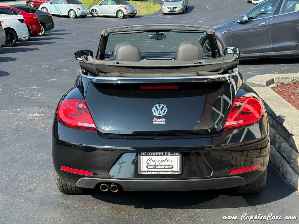 2013 Volkswagen Beetle Image 10