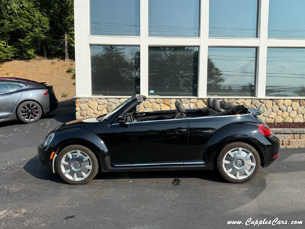 2013 Volkswagen Beetle Image 11