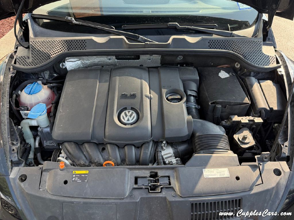 2013 Volkswagen Beetle Image 19