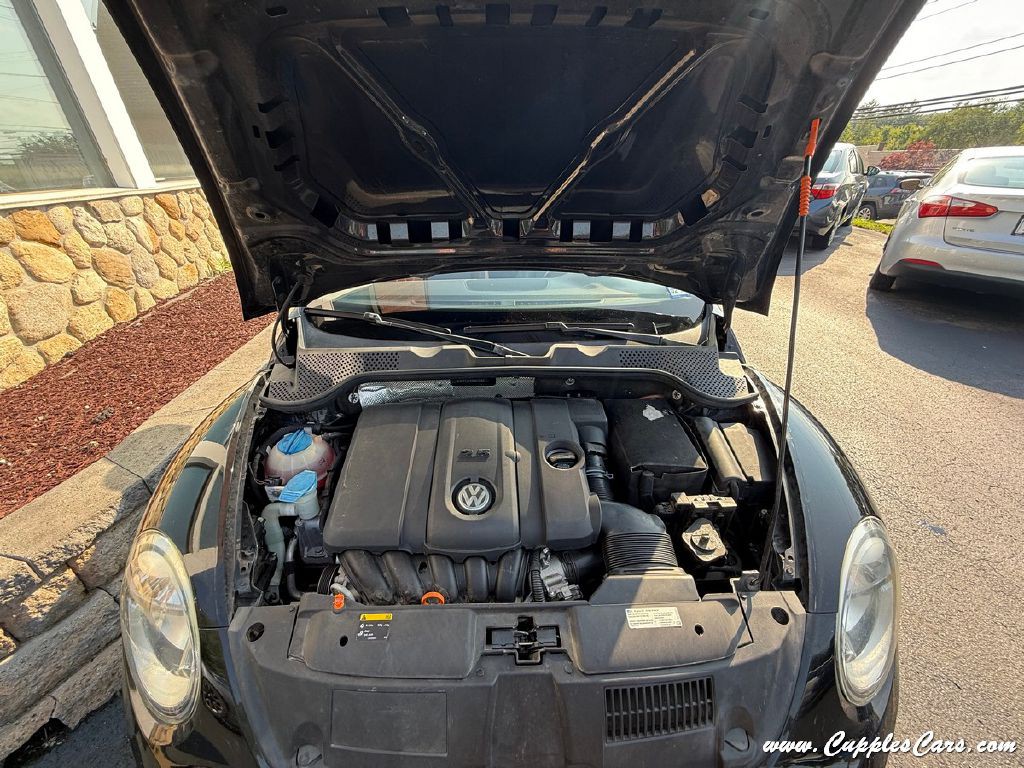 2013 Volkswagen Beetle Image 20