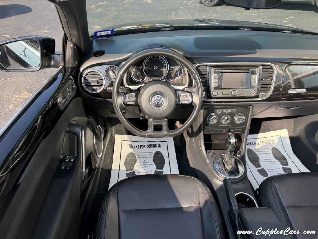 2013 Volkswagen Beetle Image 22