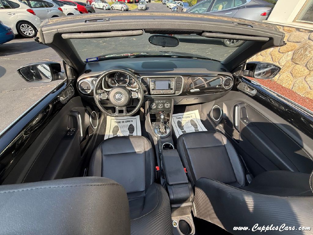 2013 Volkswagen Beetle Image 26