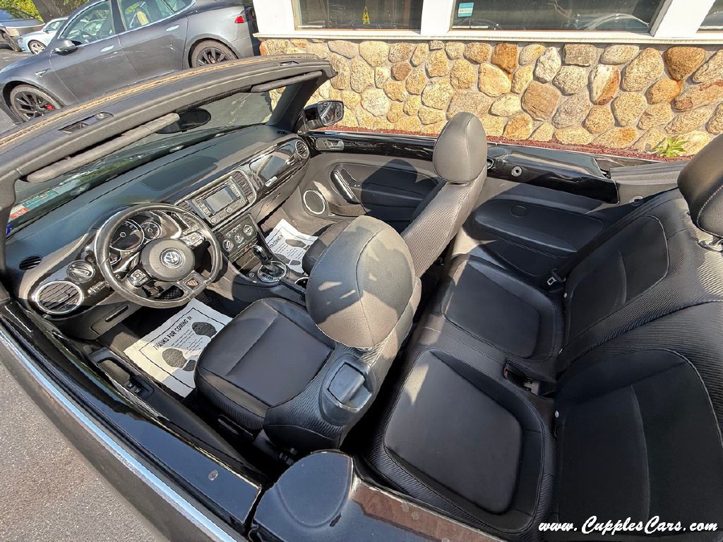 2013 Volkswagen Beetle Image 28