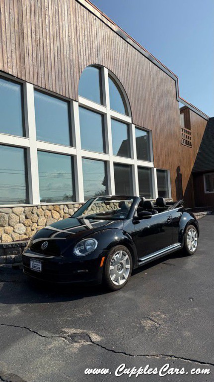 2013 Volkswagen Beetle Image 32