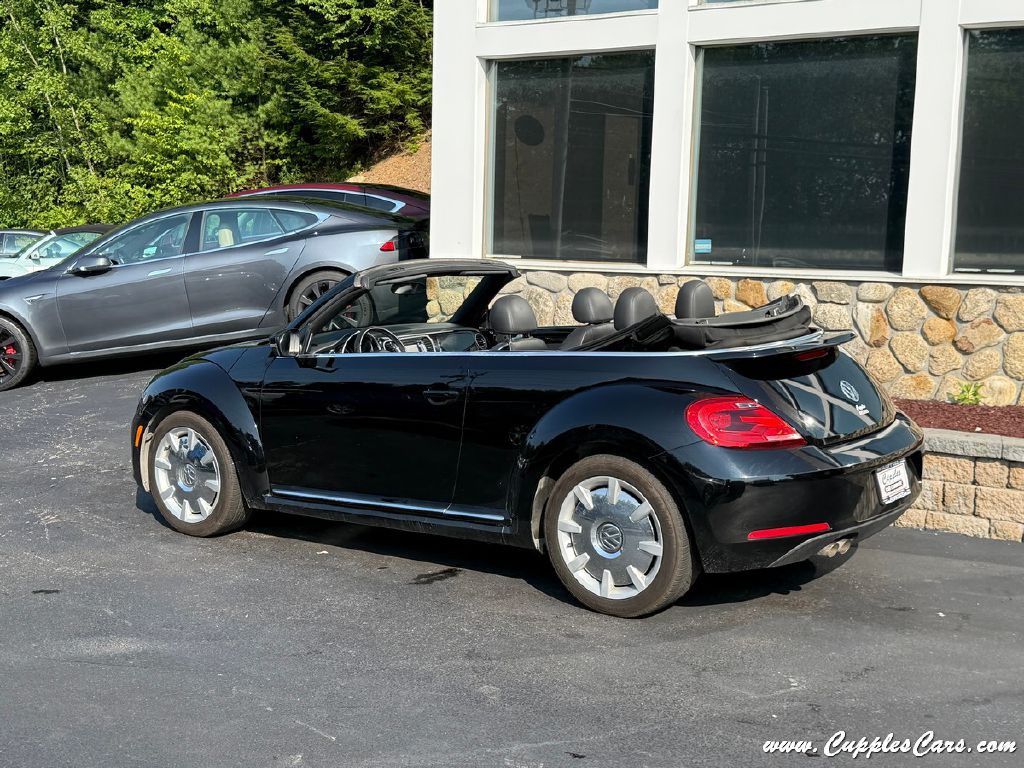 2013 Volkswagen Beetle Image 3