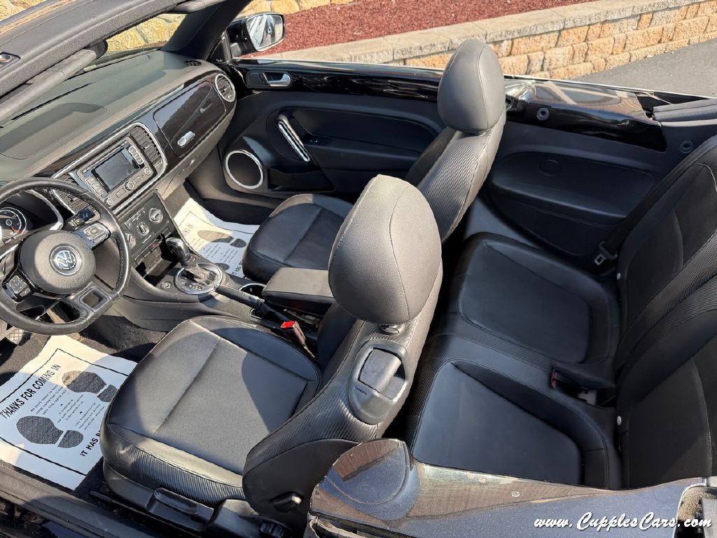 2013 Volkswagen Beetle Image 8