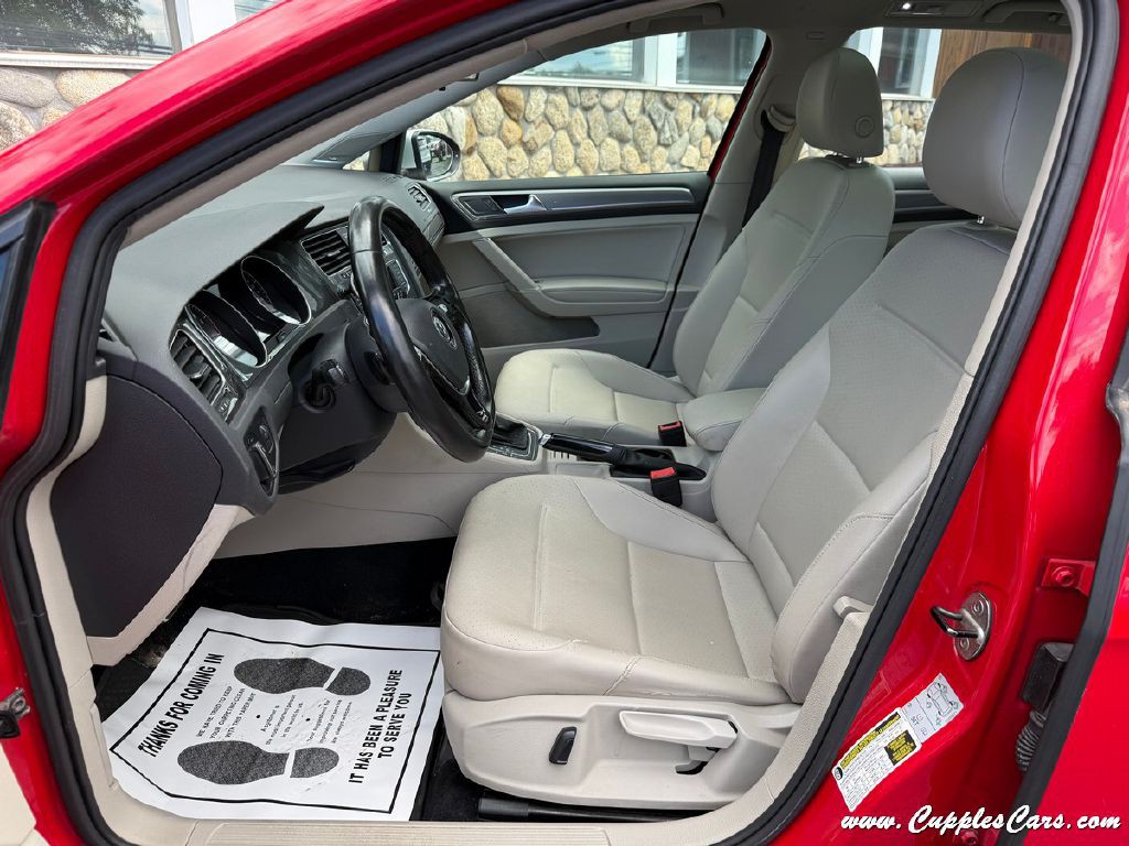 2017 Volkswagen Golf Image 3