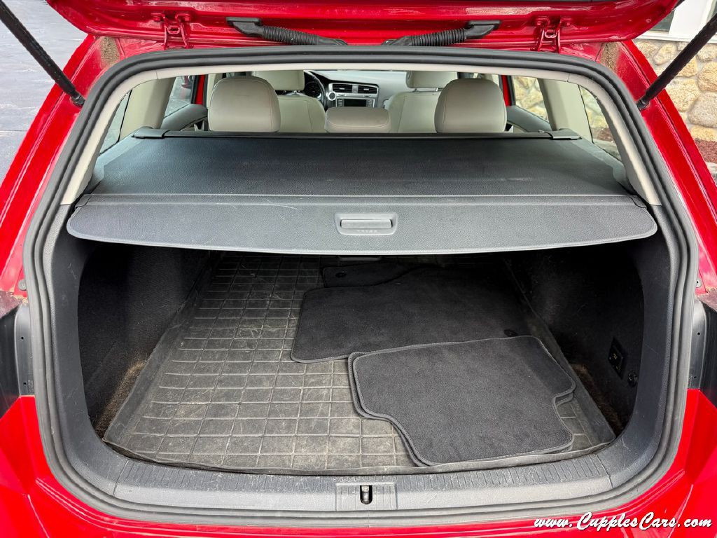 2017 Volkswagen Golf Image 8