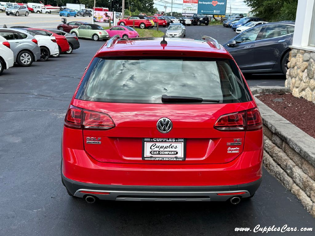 2017 Volkswagen Golf Image 10