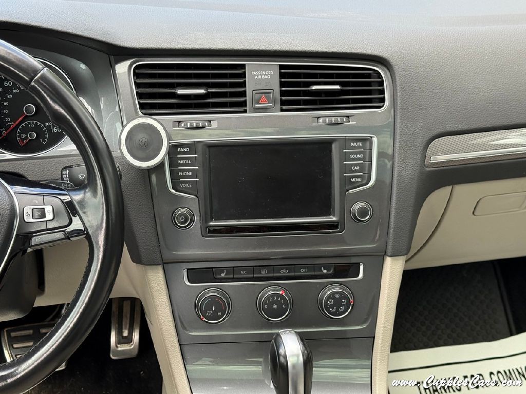 2017 Volkswagen Golf Image 16