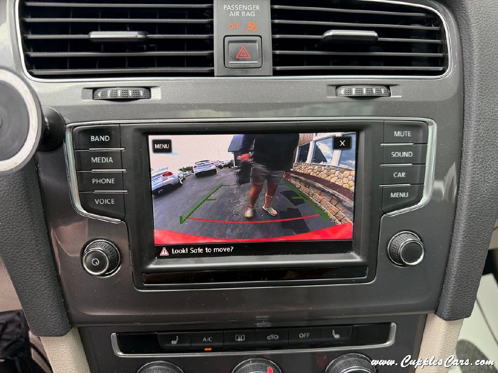 2017 Volkswagen Golf Image 25