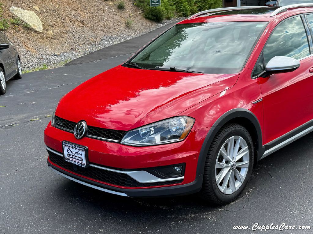 2017 Volkswagen Golf Image 35