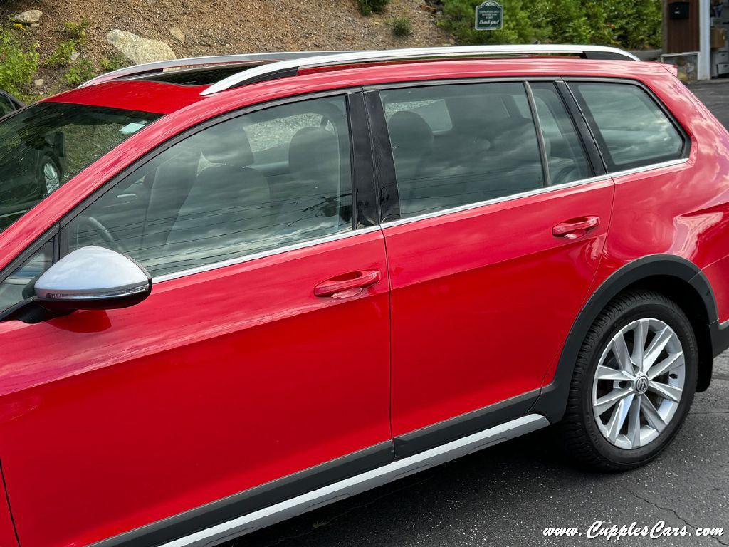 2017 Volkswagen Golf Image 37