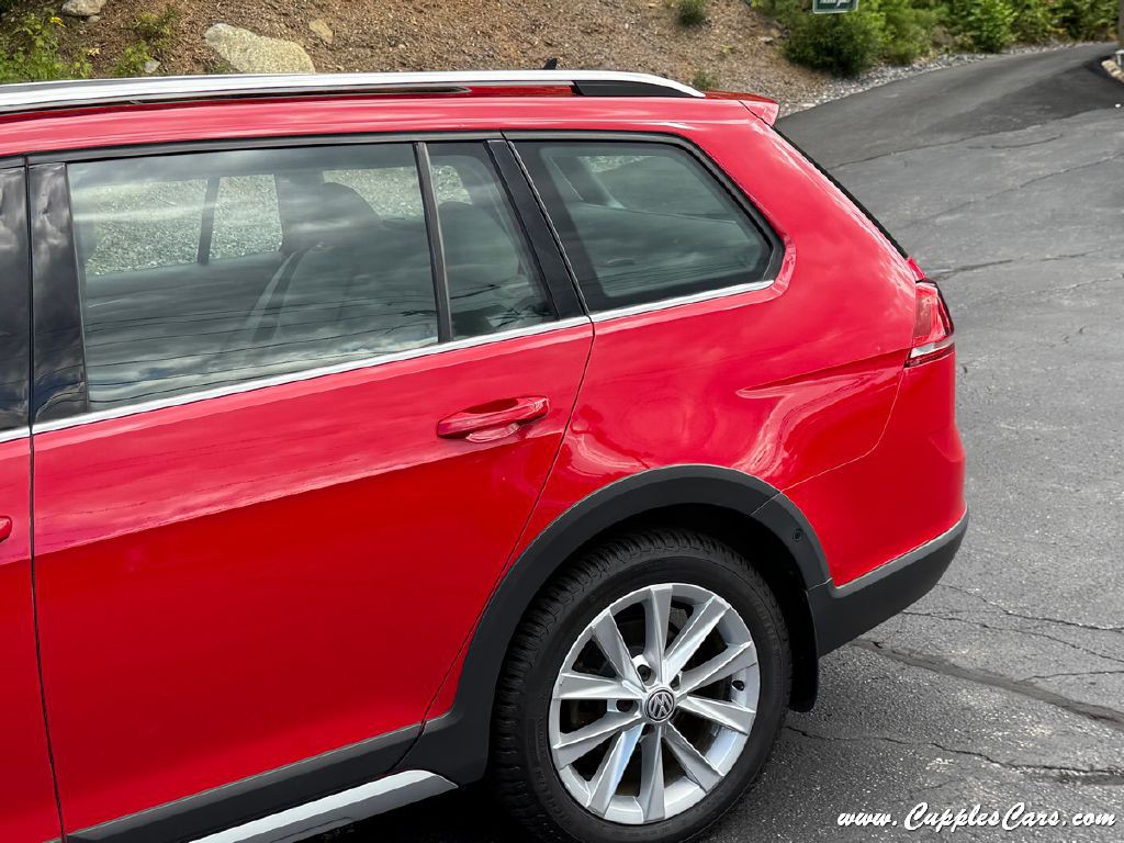 2017 Volkswagen Golf Image 38