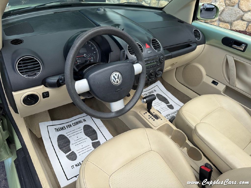 2008 Volkswagen Beetle Image 5