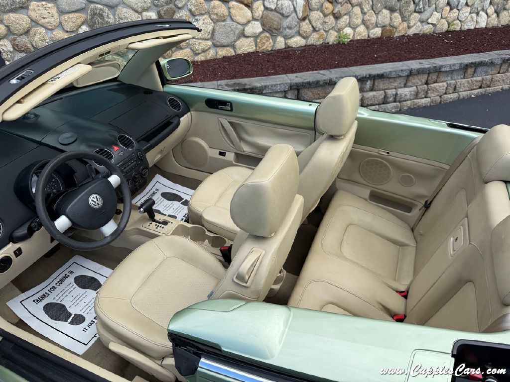 2008 Volkswagen Beetle Image 8