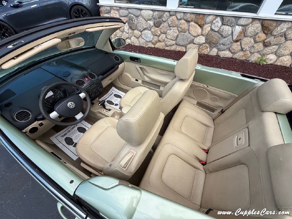2008 Volkswagen Beetle Image 24