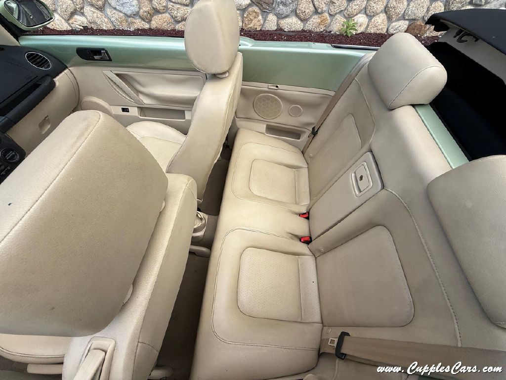 2008 Volkswagen Beetle Image 25