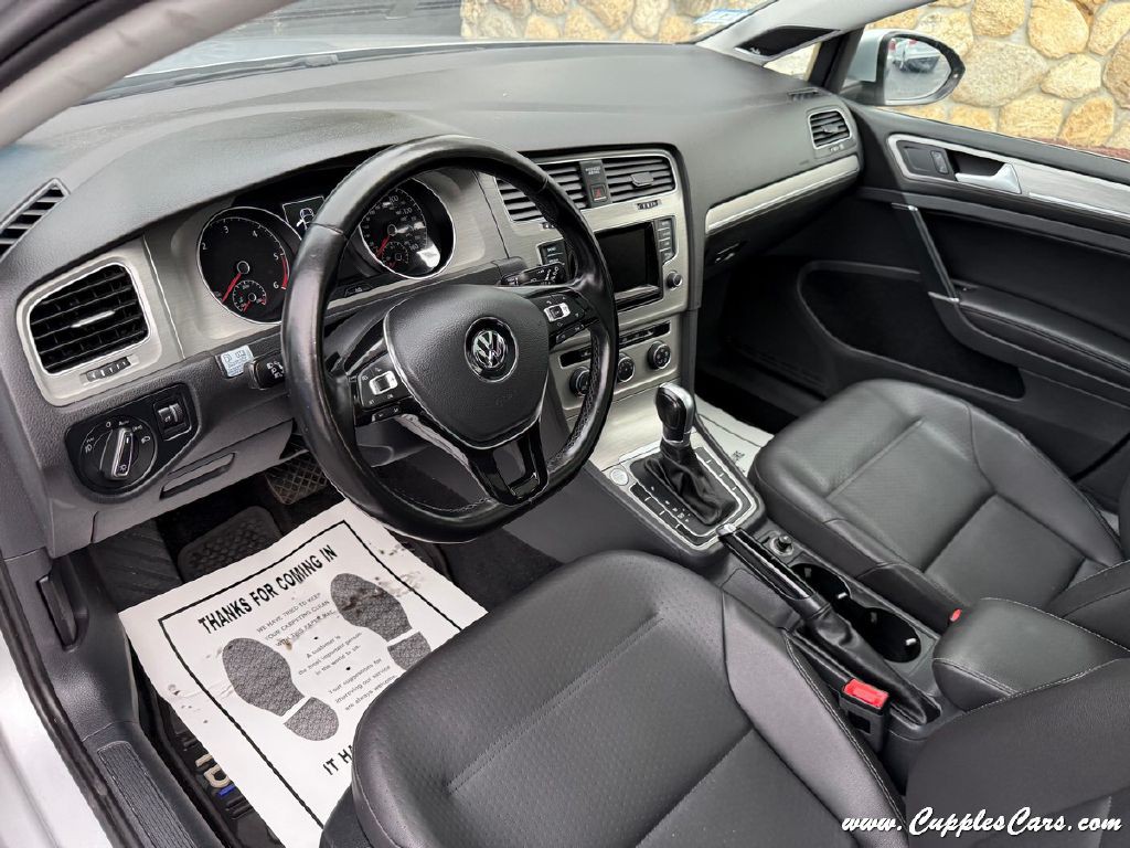 2015 Volkswagen Golf Image 4