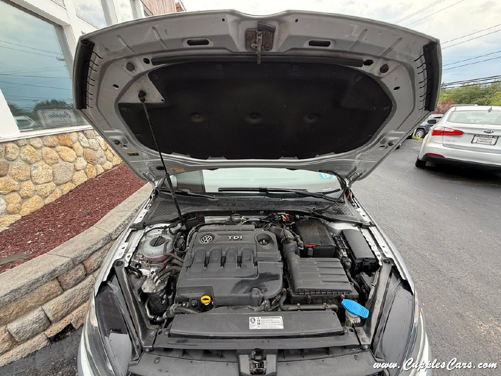 2015 Volkswagen Golf Image 16