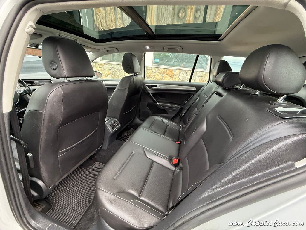 2015 Volkswagen Golf Image 24