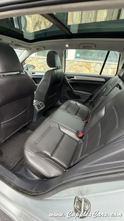 2015 Volkswagen Golf Image 32