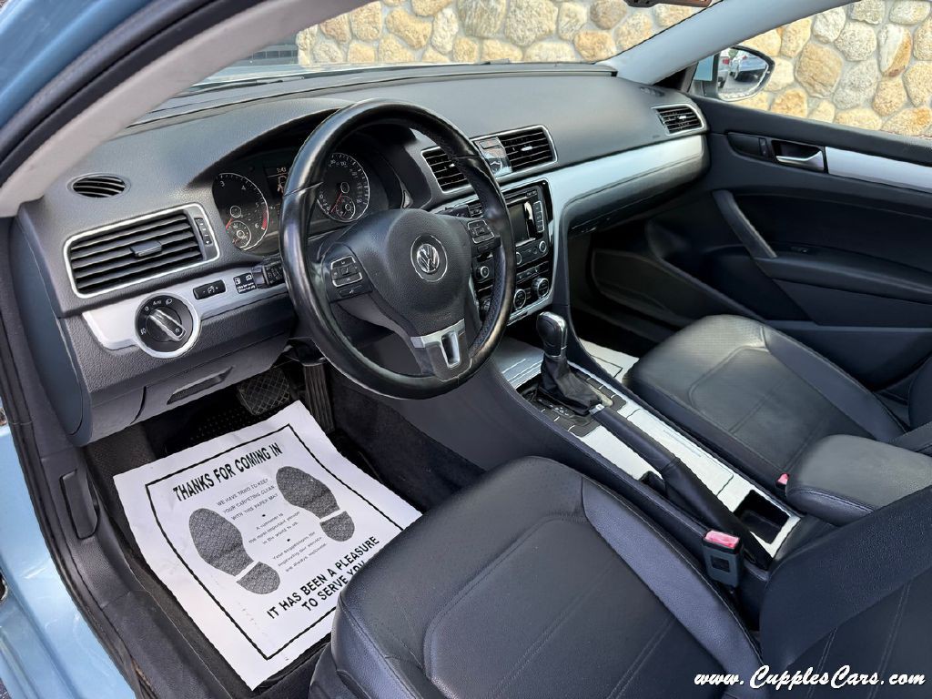 2012 Volkswagen Passat Image 4