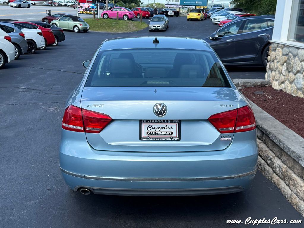 2012 Volkswagen Passat Image 10