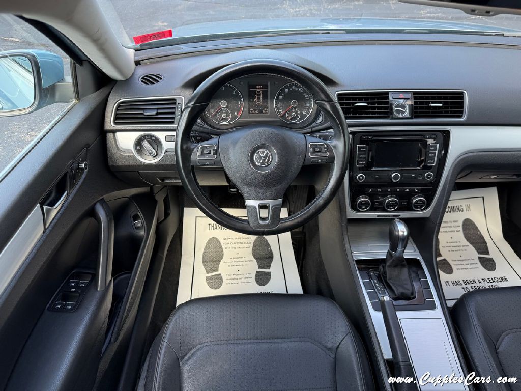 2012 Volkswagen Passat Image 18