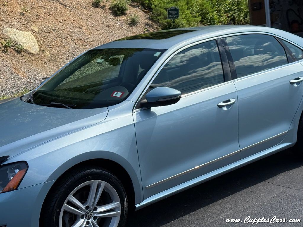 2012 Volkswagen Passat Image 28