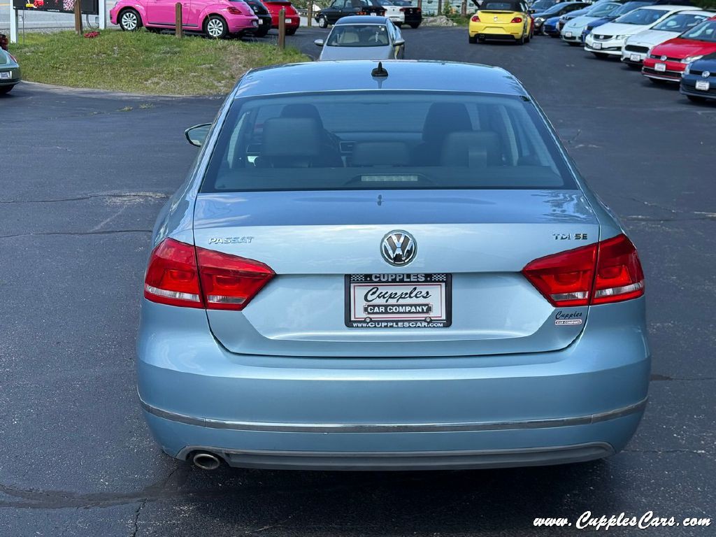 2012 Volkswagen Passat Image 36