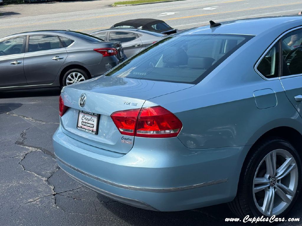 2012 Volkswagen Passat Image 37
