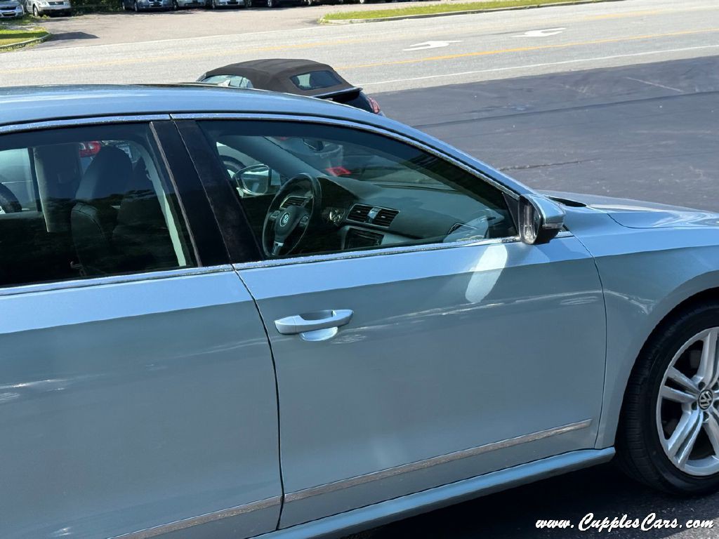 2012 Volkswagen Passat Image 39