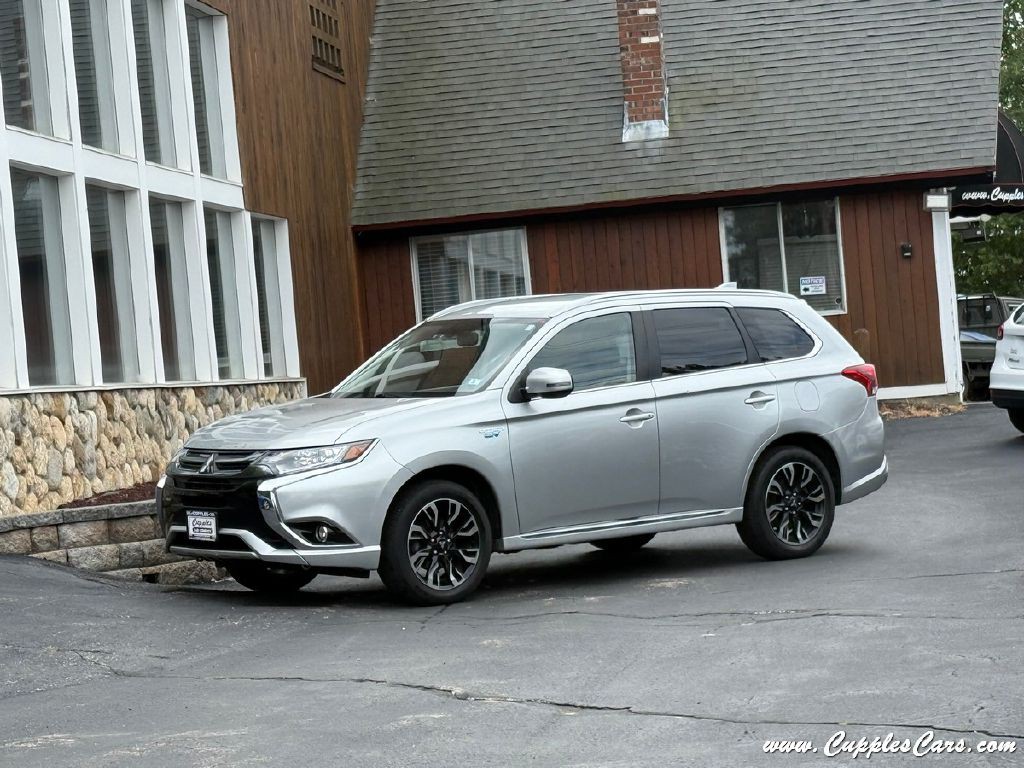 2018 Mitsubishi Outlander Image 1