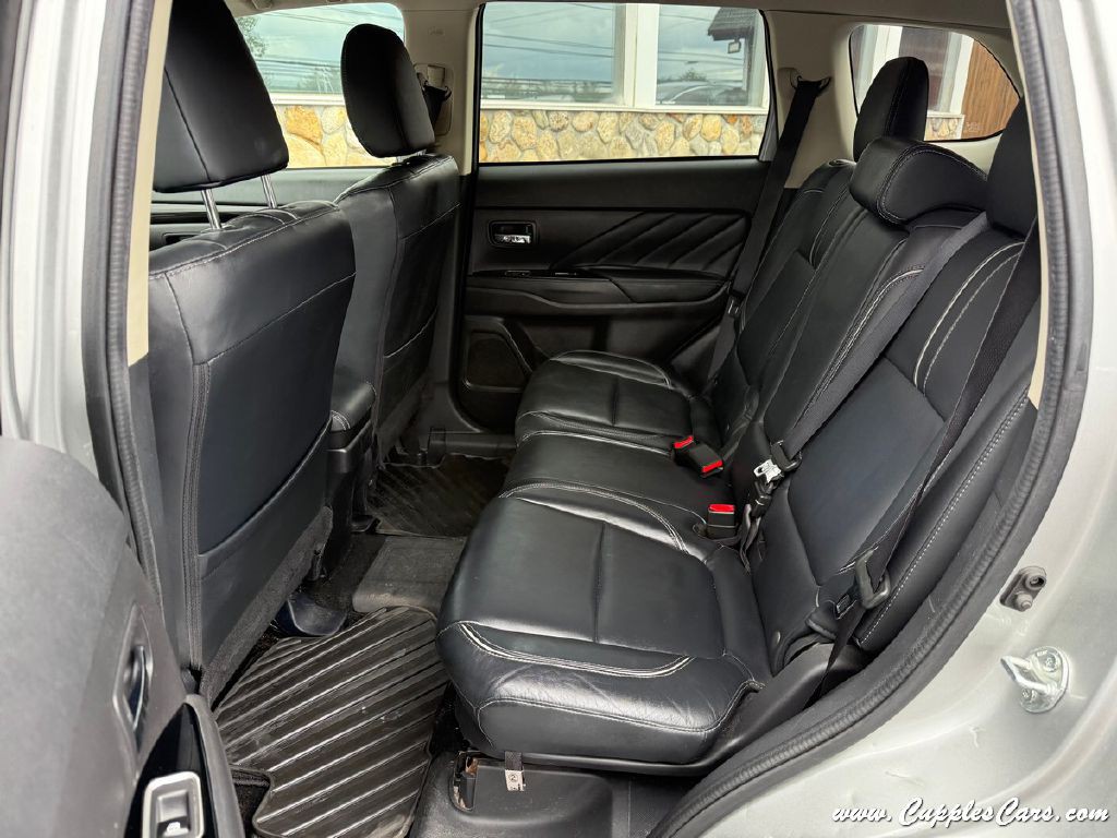 2018 Mitsubishi Outlander Image 6