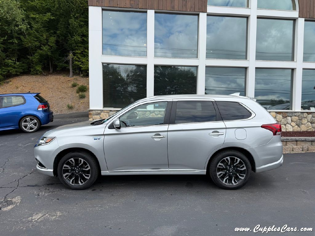 2018 Mitsubishi Outlander Image 10